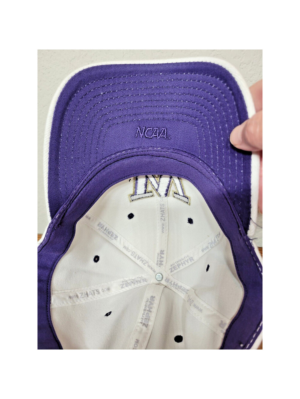 UW Huskies Flex Fit M / L Zephyr Hat Cap University of Washington NCAA White - Picture 6 of 8